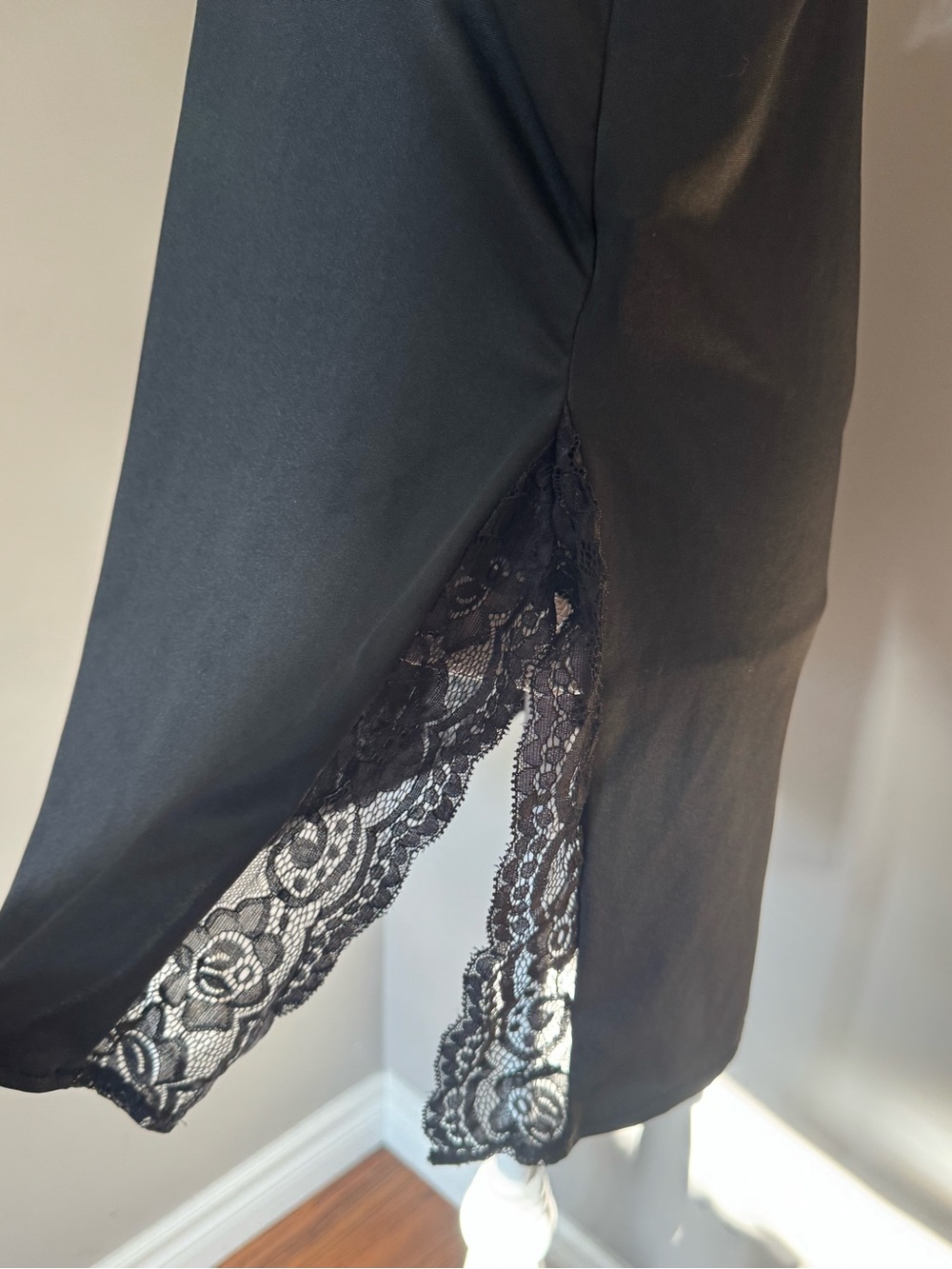 Black Lace Trim Chemise Slip with Adjustable Straps And Bow - Picture 3 of 6